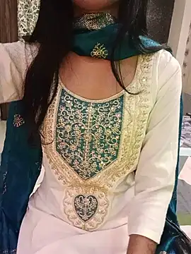 Daisy_Shah_