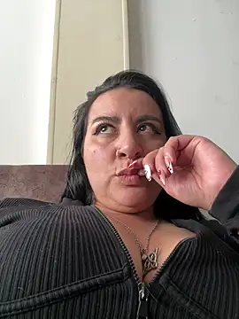 Abril_Luv live cam on StripChat