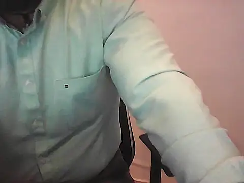 Yorel1109- live cam on StripChat