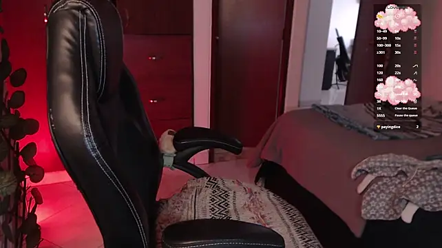 Theprojectsaraa live cam on StripChat