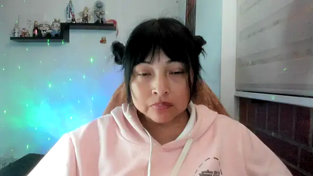 Shaddycute_ live cam on StripChat
