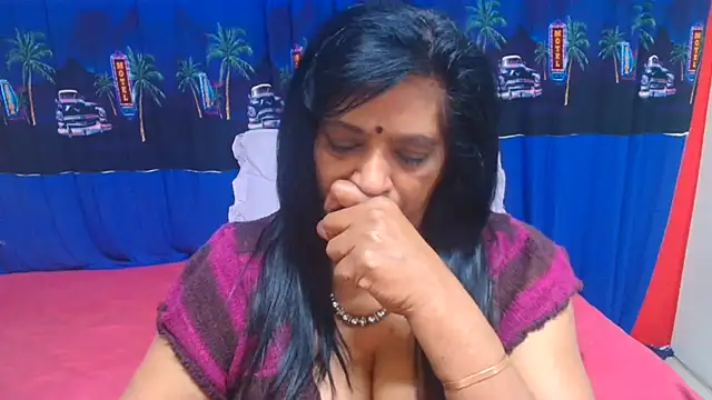 INDIANFUSION live cam on StripChat