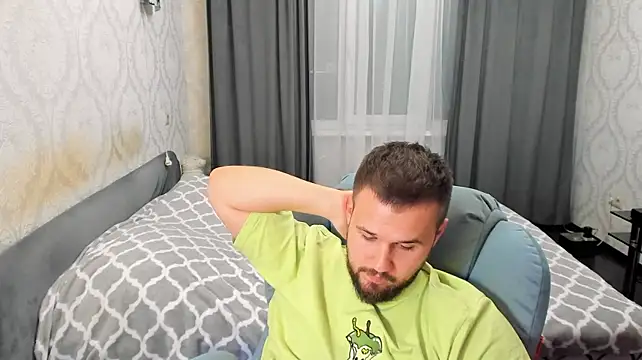 Vladik_b live cam on StripChat
