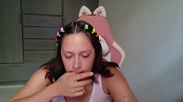 MommyMiaWs live cam on StripChat