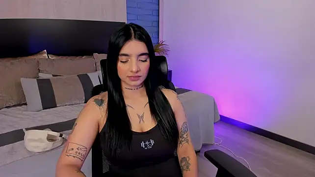 Abriil_cutee live cam on StripChat
