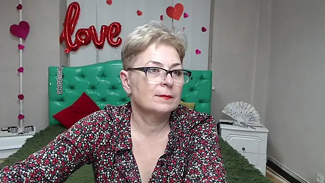 EmiliaGree live sex cam