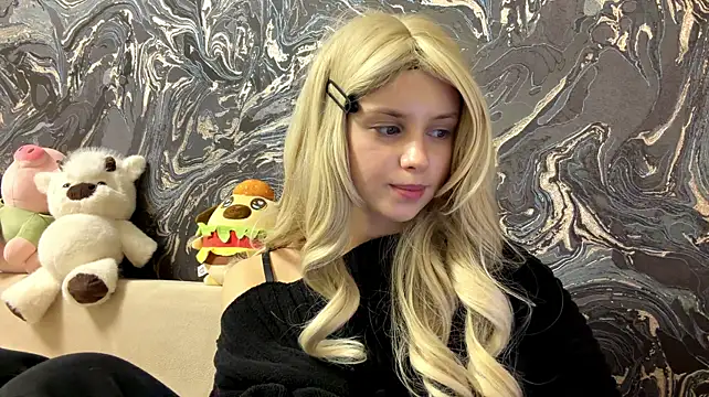 curlyhaired live cam on StripChat