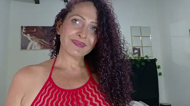 LilihtMature live cam on StripChat