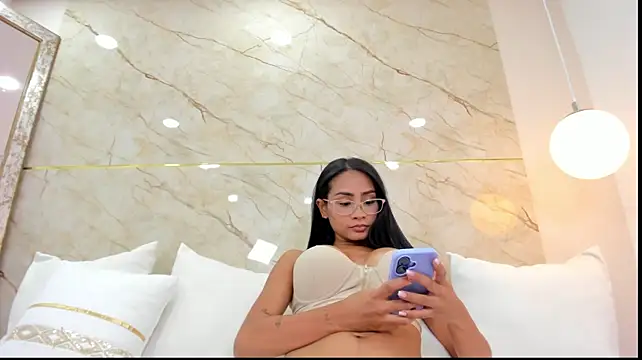 noa_celeste live cam on StripChat