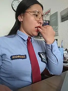 queen_linda1 (G young) - Dildo in pussy under desk  🥵🔥💦