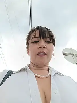 tata_sanz_ (F milf) - play with me public