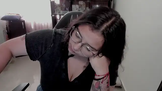 aika-dreams live cam on StripChat