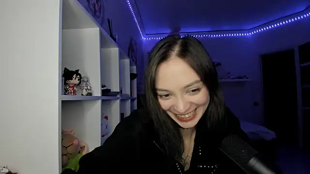 PurrYuna live cam on StripChat