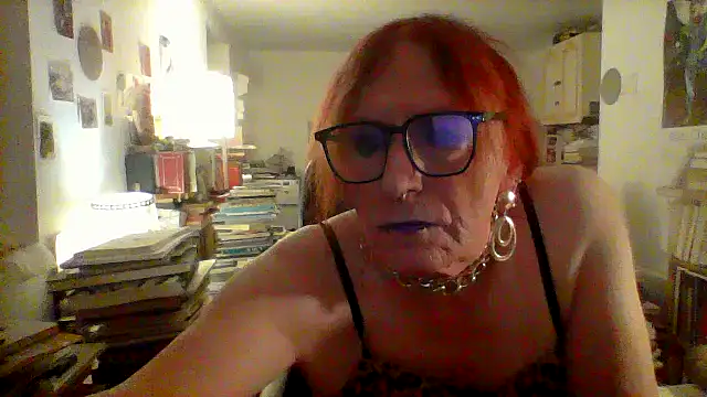LianeDargueil live cam on StripChat