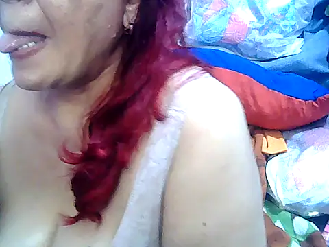 Sweetpinay_mature live cam on StripChat