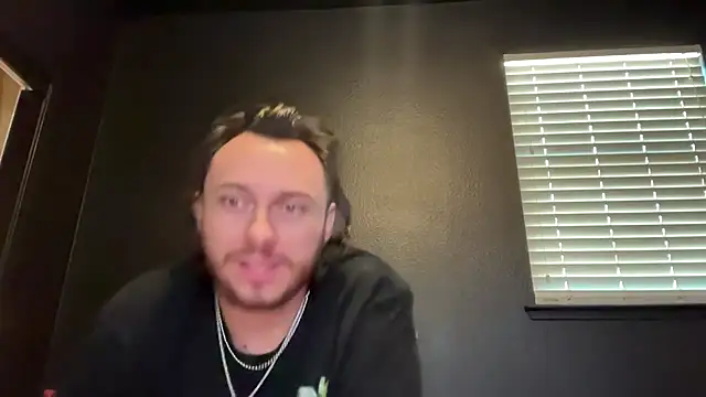 hungandcloudy live cam on StripChat