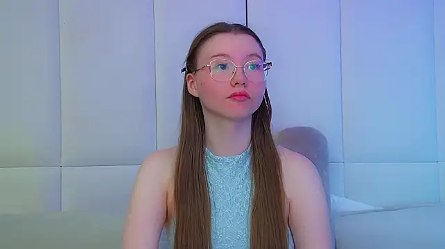 KeiraAsti live cam on StripChat