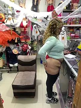 rosaliasshop (G milf) - SERVING IN A THONG 5 MIN