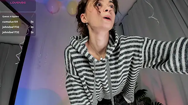 curly_moon (F young) - butt massage with cream