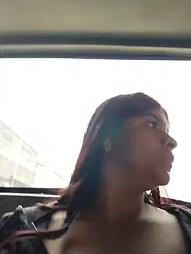 layla-daring (F young) - I suck my tits on the bus