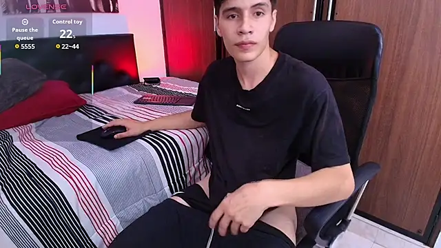jacob5_ (M young) - Show Oil + Naked