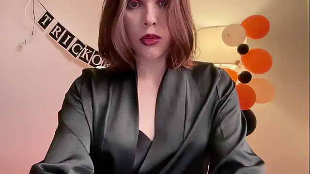 stacyluxxe (F young) - spread ass cheeks 🍑