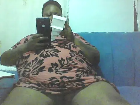 fat_ebonyqueen live cam on StripChat