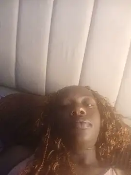 Sugarkittyy live cam on StripChat