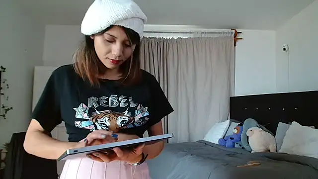 SKARLETEEN live sex cam