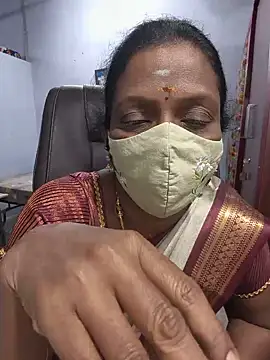 umashreetamil live cam on StripChat
