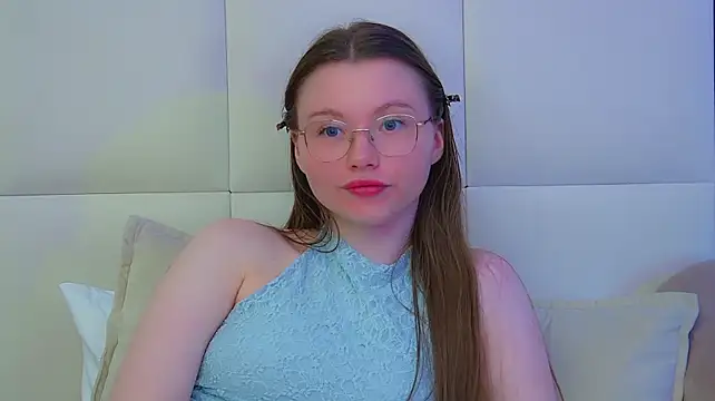 KeiraAsti live cam on StripChat