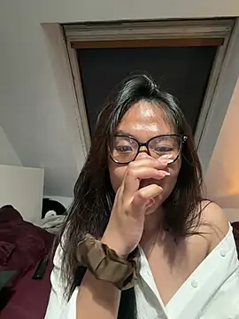 mia_teacup live cam on StripChat