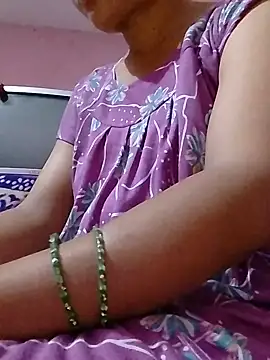 Varsha_96 live cam on StripChat