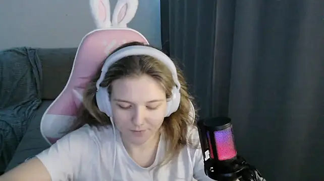 HelenMo0n live cam on StripChat
