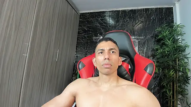 Erik_castle