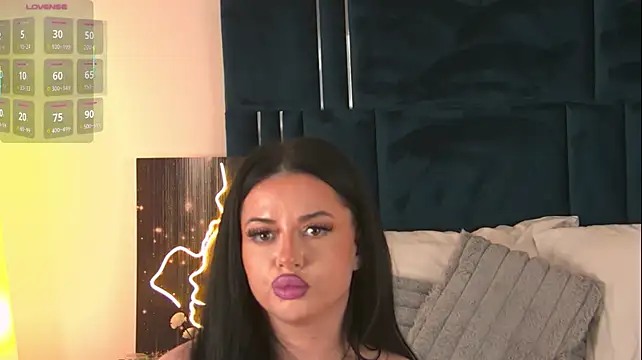 EdithOliviere live cam on StripChat
