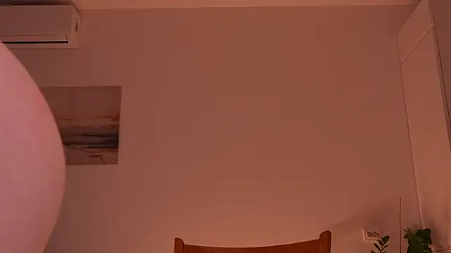 Miablueye live cam on StripChat