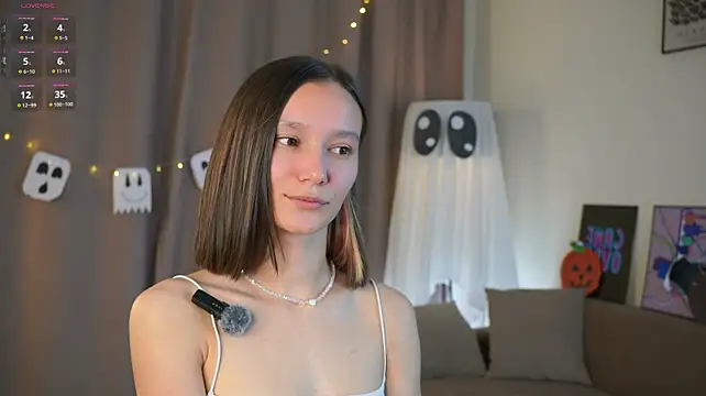 theresetonetti (F teen) - oil and spank my ass