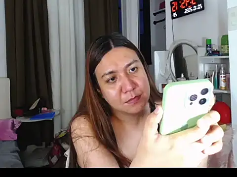 stellahugeX live cam on StripChat
