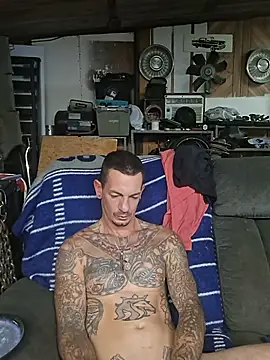 Twohands88 live cam on StripChat