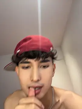 Eidan_collins live cam on StripChat