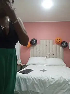 ZAFIRA24 live cam on StripChat