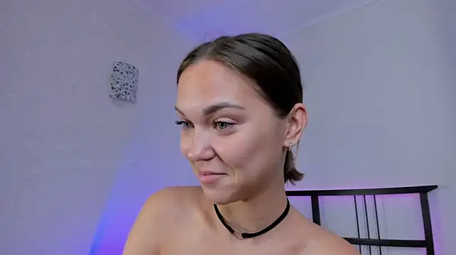 Flora_Meooww live cam on StripChat