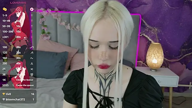 CloudyUniasia live cam on StripChat