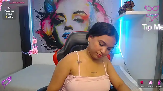valeria_martinez19 live cam on StripChat