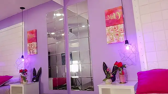 mia_moonlight0 live cam on StripChat
