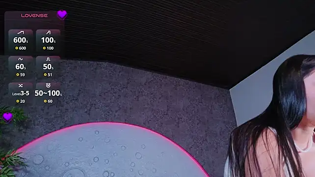 ReinaChloe live cam on StripChat