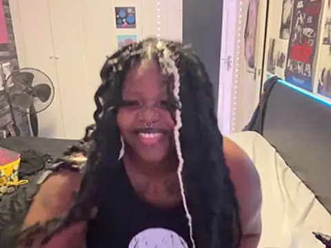 nylabbyugh live cam on StripChat