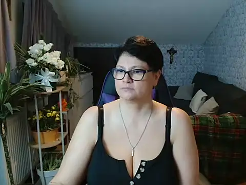 newgirl4you (F mature) - Take off my dress...and reveal my under.