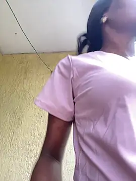 karly_titis